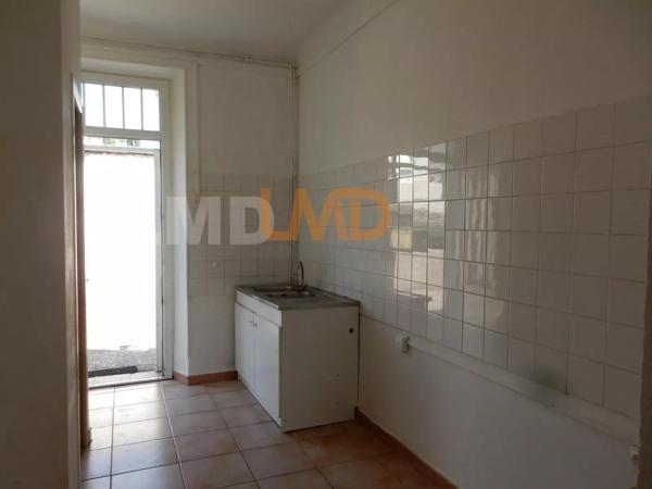 Maison EN Pierre Avec 2 Appartements - Garage - Grand Terrain