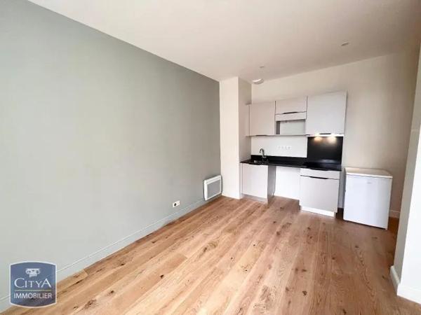 Appartement à louer 2 pièces 39.5m² Fontenay-le-Comte (85200)
