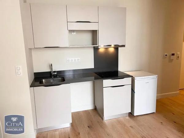 Appartement à louer 2 pièces 39.5m² Fontenay-le-Comte (85200)
