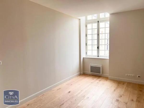 Appartement à louer 2 pièces 39.5m² Fontenay-le-Comte (85200)
