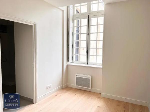 Appartement à louer 2 pièces 39.5m² Fontenay-le-Comte (85200)
