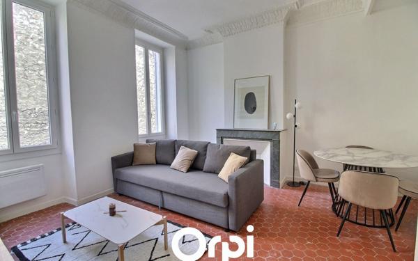 Appartement à vendre    2 pièces •  Marseille 6