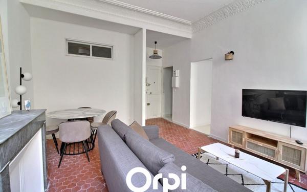 Appartement à vendre    2 pièces •  Marseille 6