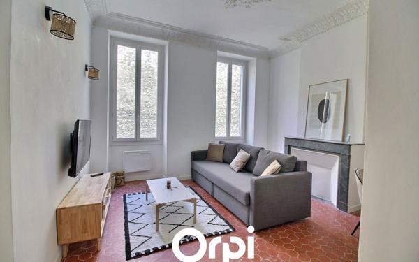 Appartement à vendre    2 pièces •  Marseille 6