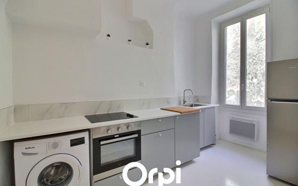 Appartement à vendre    2 pièces •  Marseille 6