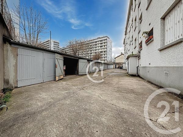 Parking à vendre  12 m2 MONTREUIL - 93