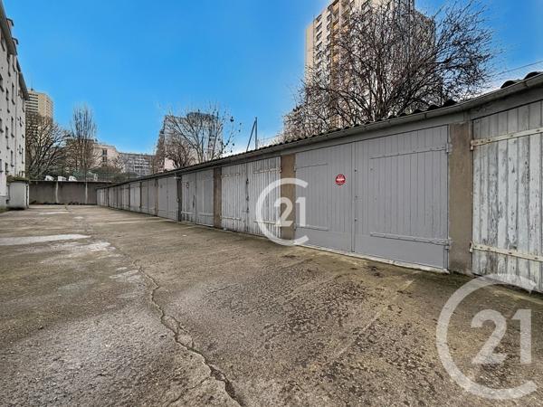 Parking à vendre  12 m2 MONTREUIL - 93