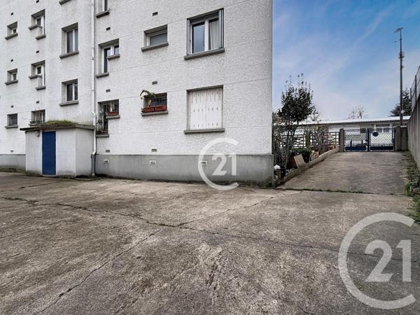 Parking à vendre  12 m2 MONTREUIL - 93