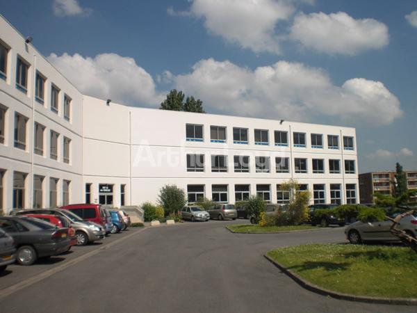 Immeuble de bureaux à louer à Ronchin centre avec parkings et sécurité