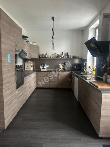 Maison Montceau Les Mines 12 pieces, 7 chambres, 3 sdb et 3 WC, 250 m2 avec un terrain de 1622m2