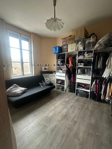 Maison Montceau Les Mines 12 pieces, 7 chambres, 3 sdb et 3 WC, 250 m2 avec un terrain de 1622m2