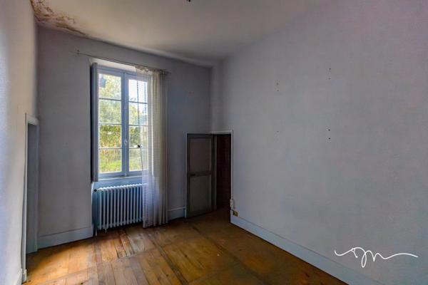 Mauvezin (32120) Grande maison de ville de 400m2 + commerce à rénover