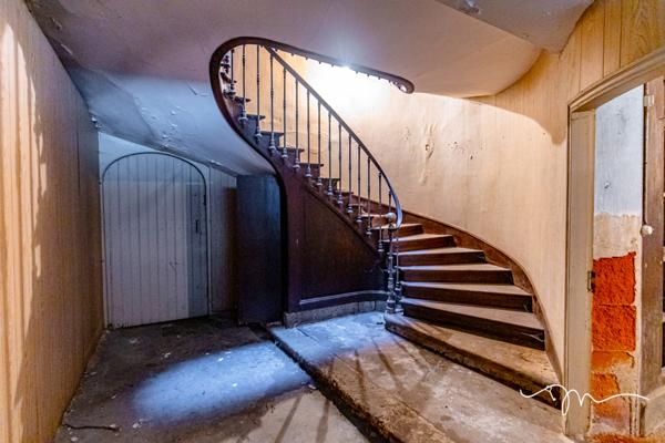 Mauvezin (32120) Grande maison de ville de 400m2 + commerce à rénover