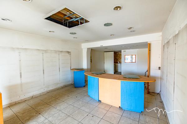 Mauvezin (32120) Grande maison de ville de 400m2 + commerce à rénover