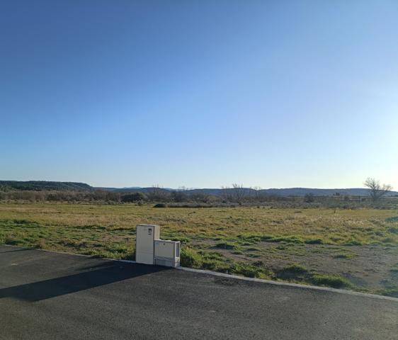 Ferrals-les-Corbières (11200) Ferrals-les-Corbières, beau terrain viabilisé 352 m2