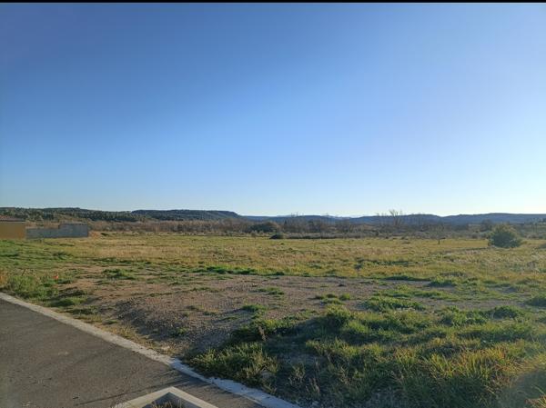 Ferrals-les-Corbières (11200) Ferrals-les-Corbières, beau terrain viabilisé 352 m2