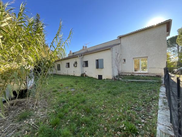 Solliès-Pont (83210) Maison familiale avec piscine sur grand terrain au calme