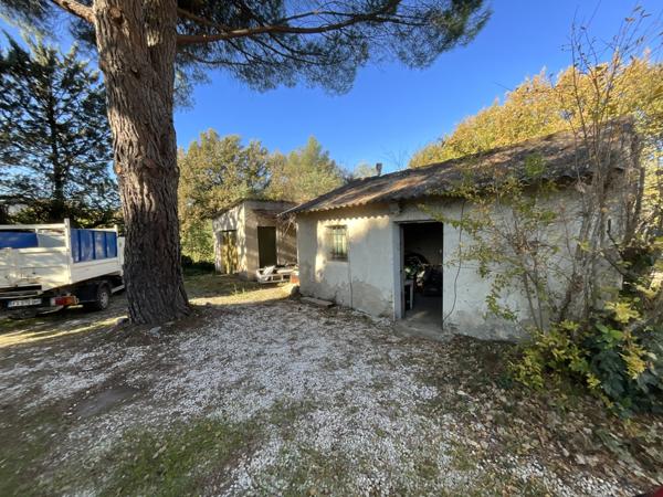 Solliès-Pont (83210) Maison familiale avec piscine sur grand terrain au calme