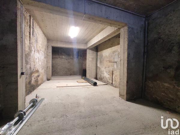 Location parking 46 m² Romans-sur-Isère