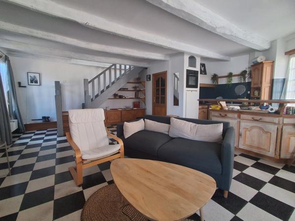 Maison
         3 pièces
        - 84 m² Exclusivité 246 000 € *