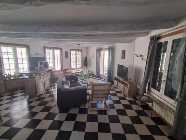 Maison
         3 pièces
        - 84 m² Exclusivité 246 000 € *