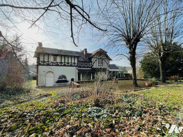 OINVILLE-SUR-MONTCIENT - ensemble de deux bâtisses