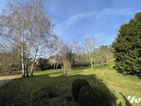 OINVILLE-SUR-MONTCIENT - ensemble de deux bâtisses