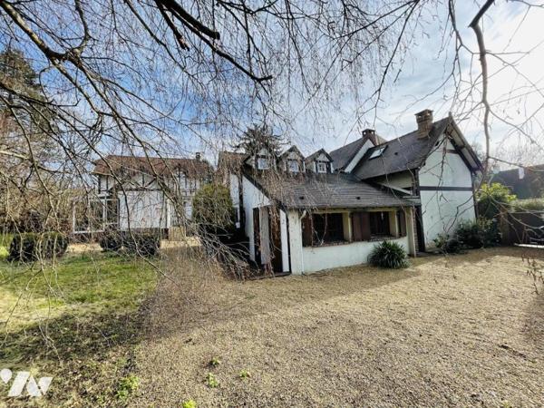 OINVILLE-SUR-MONTCIENT - ensemble de deux bâtisses