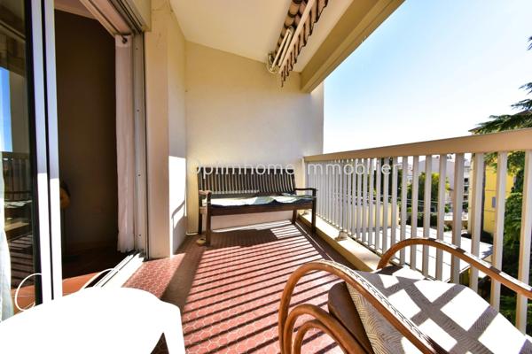 À vendre – Bel appartement 87 m² traversant avec garage, cave et double extérieur sud et nord – Hyères centre-ville (83)