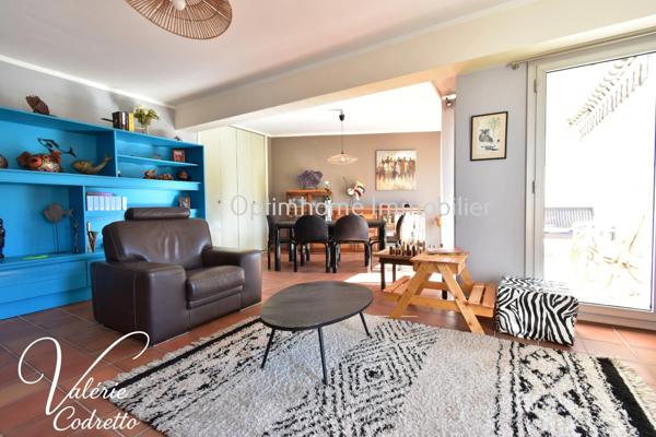 À vendre – Bel appartement 87 m² traversant avec garage, cave et double extérieur sud et nord – Hyères centre-ville (83)