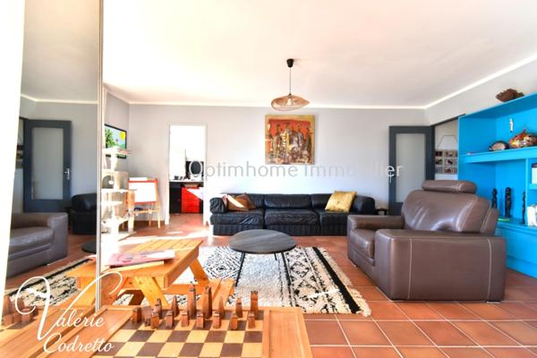 À vendre – Bel appartement 87 m² traversant avec garage, cave et double extérieur sud et nord – Hyères centre-ville (83)