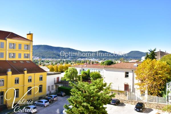 À vendre – Bel appartement 87 m² traversant avec garage, cave et double extérieur sud et nord – Hyères centre-ville (83)