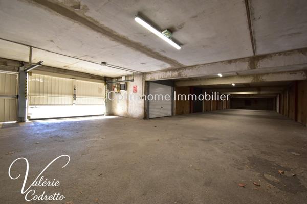 À vendre – Bel appartement 87 m² traversant avec garage, cave et double extérieur sud et nord – Hyères centre-ville (83)