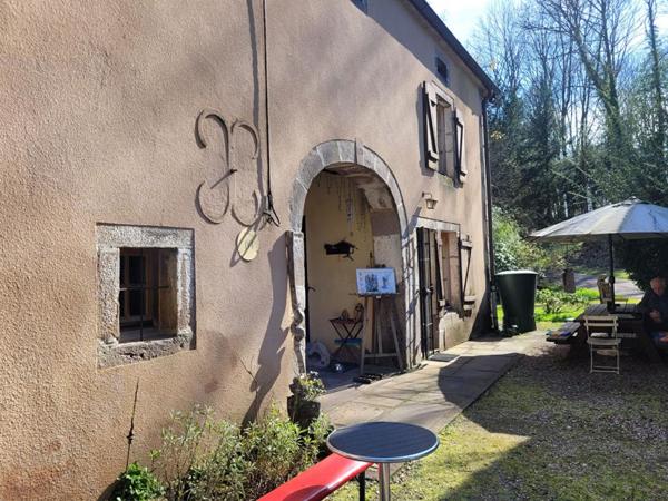 grand maison 379 m2, 14 pièces, isolée, avec étang