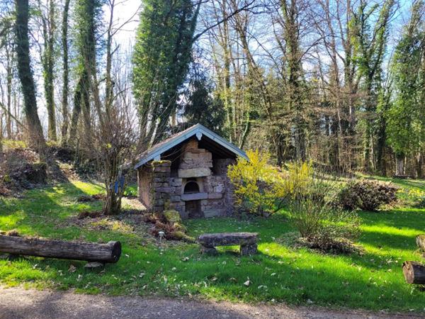 grand maison 379 m2, 14 pièces, isolée, avec étang