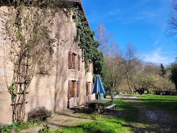grand maison 379 m2, 14 pièces, isolée, avec étang