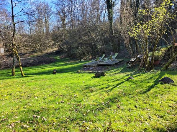 grand maison 379 m2, 14 pièces, isolée, avec étang