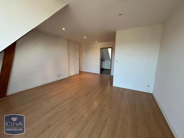 Appartement à louer 5 pièces 84.64m² Beauvais (60000)