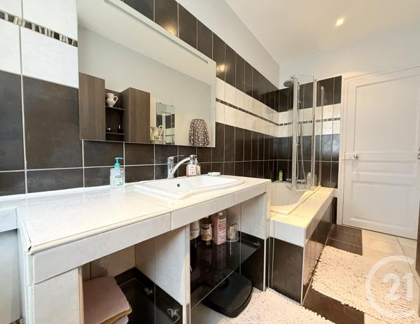 Appartement F4 à vendre  3 pièces - 94,08 m2 ST OUEN - 93