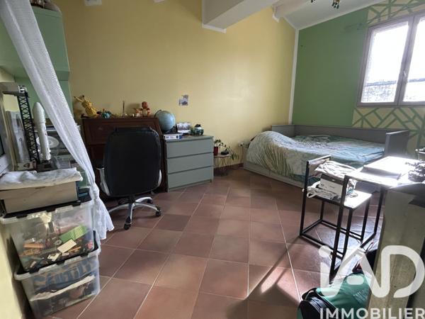 Maison à vendre 7 pièces 275 m² Jonquières-Saint-Vincent