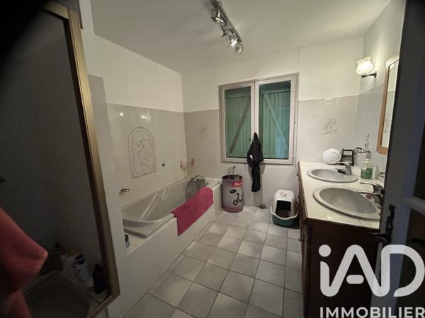 Maison à vendre 7 pièces 275 m² Jonquières-Saint-Vincent