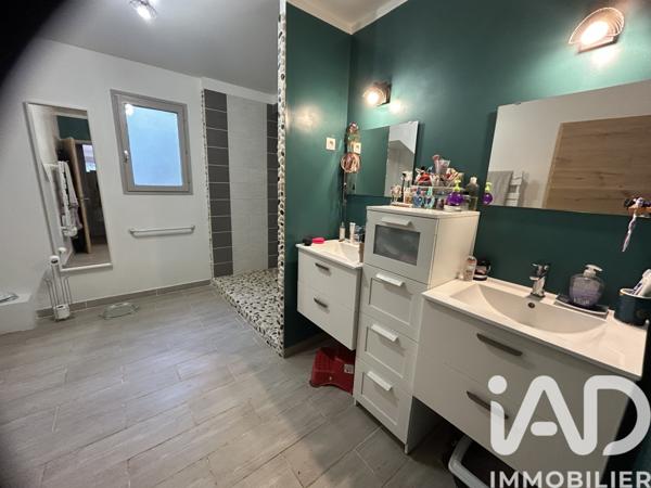 Maison à vendre 7 pièces 275 m² Jonquières-Saint-Vincent