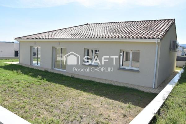 Magnifique villa neuve, excellentes prestations.