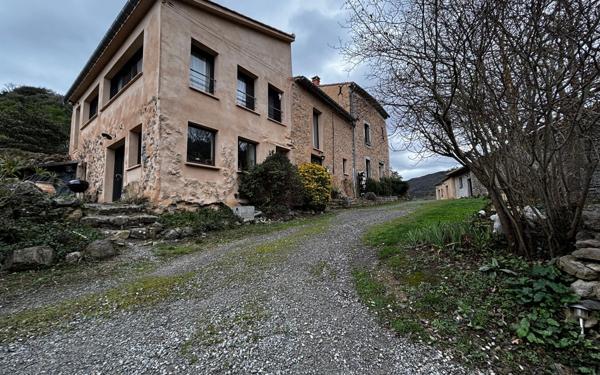 Maison à vendre    6 pièces •  Saint-Hilaire