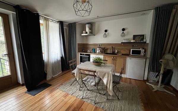 Maison à vendre    6 pièces •  Saint-Hilaire