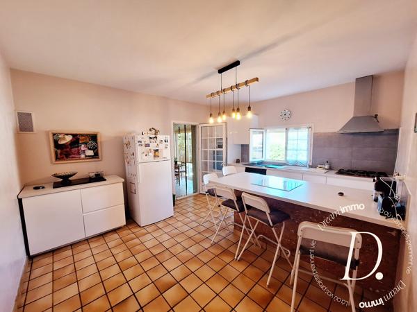 Belle Villa Familiale avec de beaux espaces extérieurs et de grands volumes intérieurs - GIGEAN