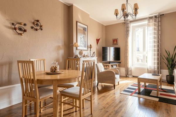 APPARTEMENT BOURGEOIS