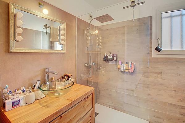 A VENDRE à DRAGUIGNAN : Appartement lumineux de 4 pièces avec terrasse + parking