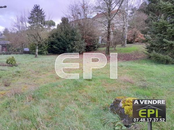 Saché Terrain Constructible Ajouter à ma sélection Référence : 8304