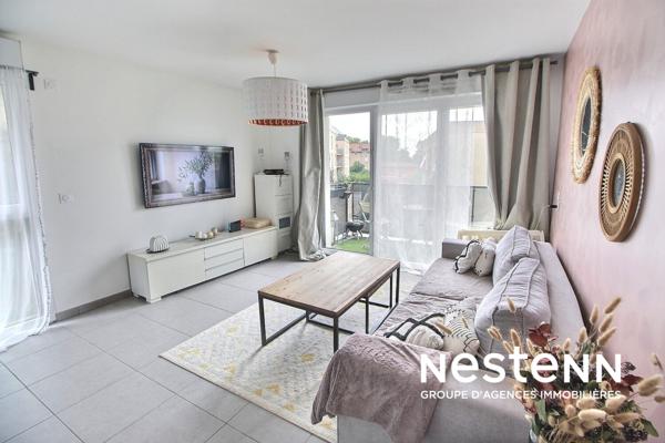 VENISSIEUX -CENTRE-VILLE- APPARTEMENT - T3 -70M2-TRANSPORTS- Gare de Vénissieux- METRO- TRAMWAY T4/T10-COMMERCES- BALCON -RANGEMENTS - SPACIEUX - GARAGE POSSIBLE EN SUP